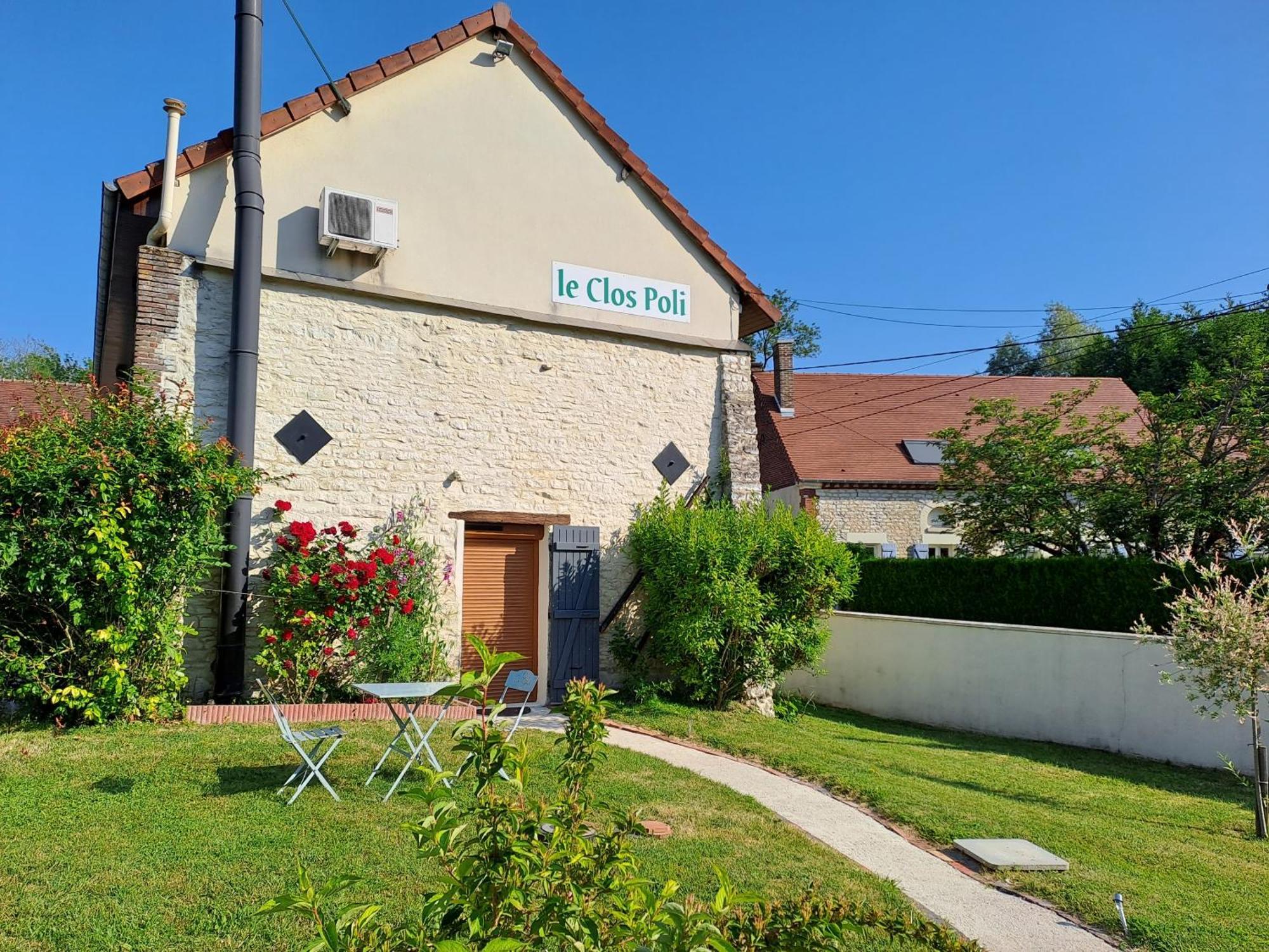 Chambres D'Hotes Le Clos Poli Montigny-les-Monts Buitenkant foto