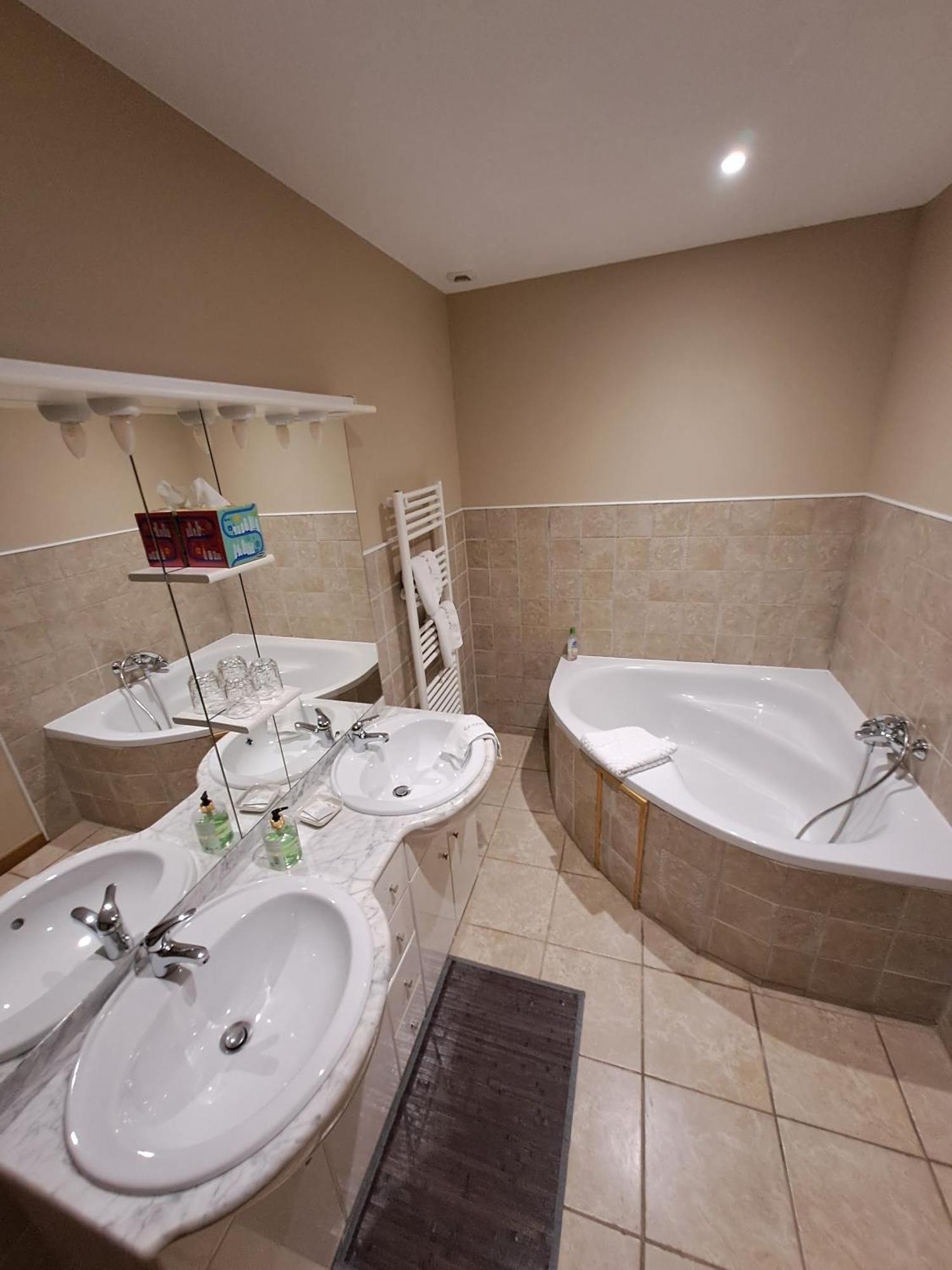 Chambres D'Hotes Le Clos Poli Montigny-les-Monts Kamer foto