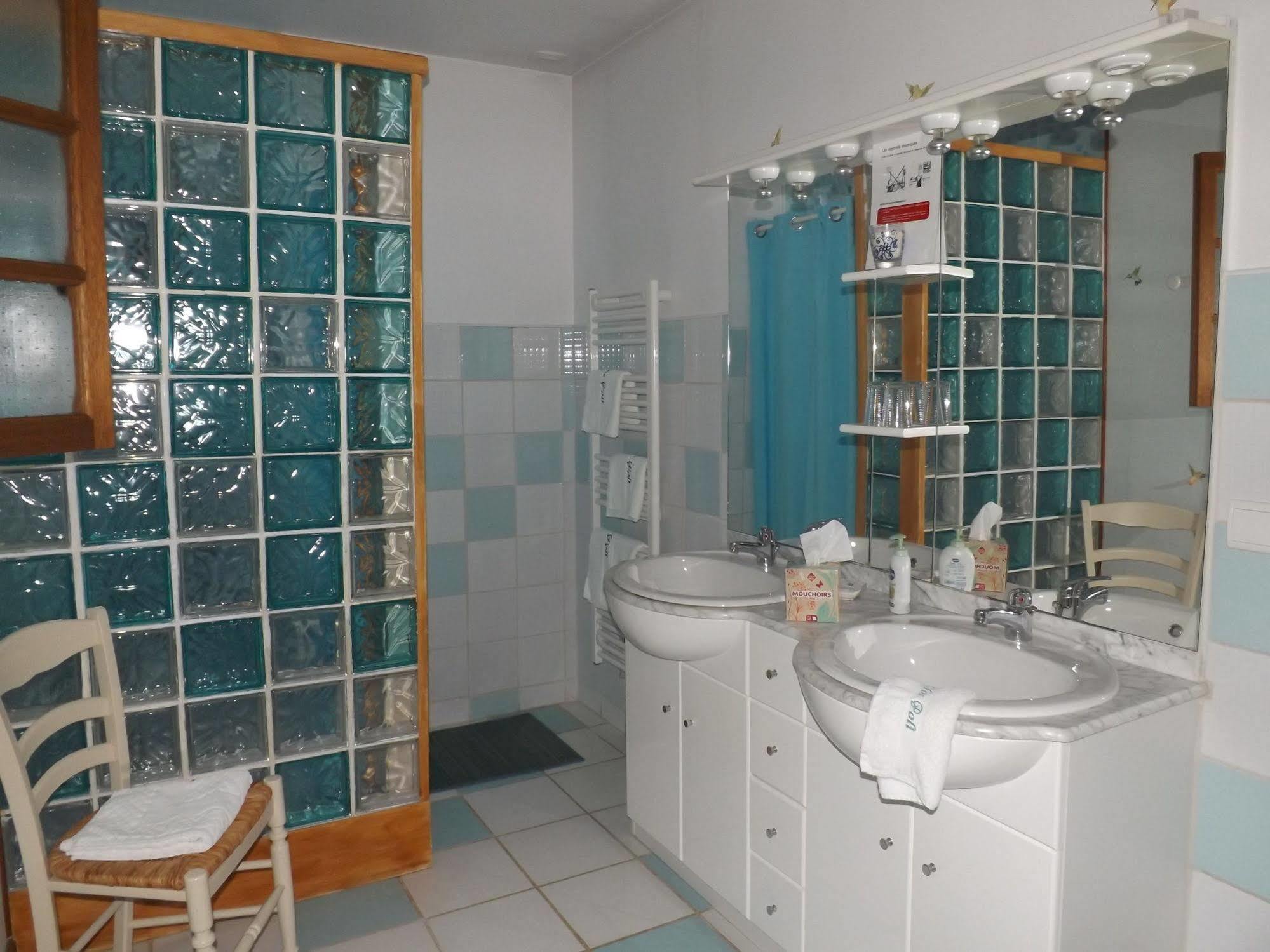 Chambres D'Hotes Le Clos Poli Montigny-les-Monts Buitenkant foto