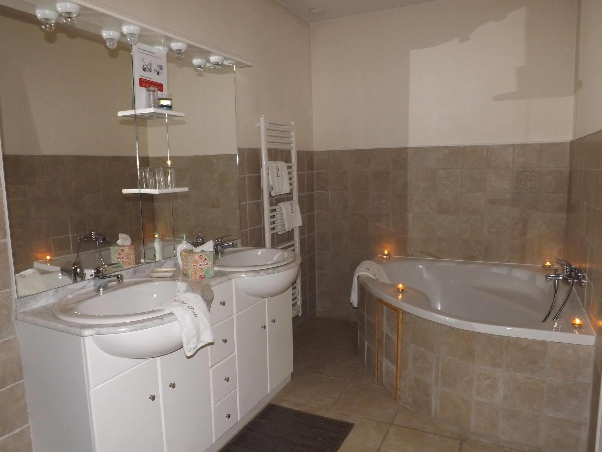 Chambres D'Hotes Le Clos Poli Montigny-les-Monts Buitenkant foto